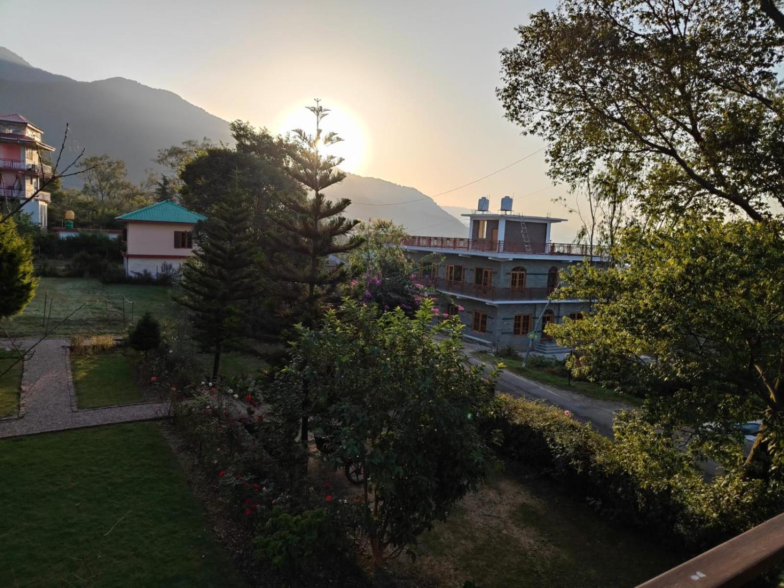 Aditya Homestay Bir-Billing Surrounded By Mountains Екстер'єр фото